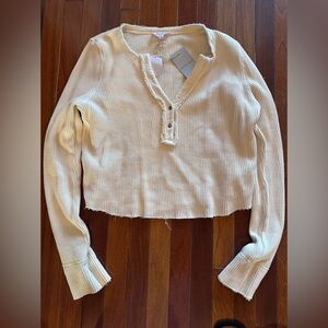 eesome Cream Waffle-Knit Cropped Henley top